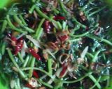 Foto langkah ke 5 dari resep Tumis bayam.