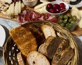 Foto del paso 4 de la receta: Tabla de Quesos y Fiambres