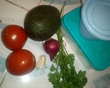 A picture of step 1 of Easy Guacamole.