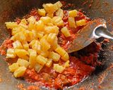 Foto langkah ke 4 dari resep Sambal Goreng Ati Ampela plus kentang.
