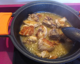 Foto del paso 5 de la receta: Pollo al ajillo al vino dulce
