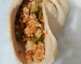 A picture of step 2 of Aalu Chawal Parantha.
