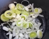 Foto del paso 3 de la receta: Crema de coliflor al azafrán