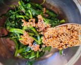Hình bước làm 4 của món Cải bó xôi trộn mè