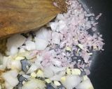 A picture of step 3 of Quick kali urad ki khichdi.