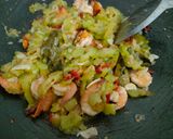 Foto langkah ke 5 dari resep Tumis Pare Udang (Anti Pahit).