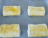 A picture of step 2 of Pisang Bolen (Banana with Chocolate Cheese Pastry).