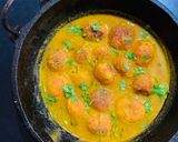 A picture of step 6 of Chhena tarakari (Paneer dumplings curry).