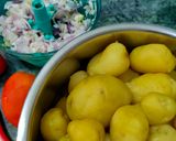 A picture of step 1 of Dry potatoes.