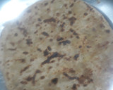 भुना आलू पराठा (bhuna aloo paratha recipe in Hindi) रेसिपी चरण 5 फोटो