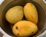 A picture of step 1 of Mango Milkshake.