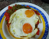 Foto del paso 7 de la receta: Pimiento verde italiano con pimiento rojo huevos fritos