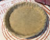 Une image de l'étape 2 de Tarte aux kiwis, mandarine, pêches et rhubarbe (pâte brisée sucrée à l'huile de tournesol).