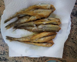 Foto del paso 4 de la receta: Bacaladillas especiadas con curry hechas en sartén