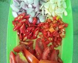 Foto langkah ke 4 dari resep Ikan Asin Pindang Masak Asam Manis Pedas.