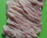 Foto del paso 1 de la receta: Pechuga de pollo rellena en salsa