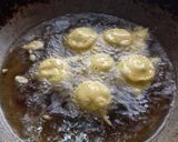 A picture of step 6 of Curd fritters.
