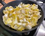 A picture of step 8 of Endive Gratin with Red Bell Peppers, Ham, Honey, and Curry.