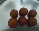 A picture of step 3 of Gulab jamuni pudding.