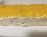 Foto del paso 4 de la receta: Pastel de salmón con surimi y huevo hilado