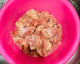 Foto del paso 1 de la receta: Pollo con lorocos y crema