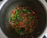 A picture of step 4 of Oats Masala khichdi.