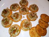 चटपटे स्प्राउट पापड़ी(chatpate sprout papadi recipe in hindi)