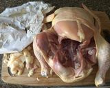 Foto del paso 3 de la receta: Cocina para las Fiestas: Pollo al horno relleno con arándanos y cerezas