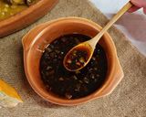 Foto del paso 3 de la receta: 🔥🥘 Salsita picante para el Locro 🥘🔥3 ingredientes: cebolla de verdeo, aceite y especias