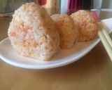A picture of step 7 of Salmon Omusubi (Rice Ball).