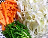 Hình bước làm 1 của món Bún Gạo Xào Singapore