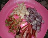 Foto langkah ke 2 dari resep Cumi asin sederhana.