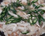 Foto langkah ke 4 dari resep Udang Jamur Tiram Lada Hitam.