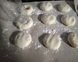 Foto langkah ke 3 dari resep Mochi Donuts Pisang.