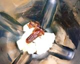 A picture of step 3 of Banana and Dates Smoothie.
