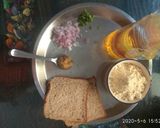 A picture of step 1 of Quick Bread Pakoda.