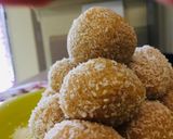 A picture of step 5 of Caramelized coconut Ladoos.
