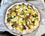 Foto del paso 8 de la receta: Pizza rústica de jamón serrano, patatas y calabacín