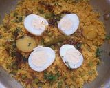 A picture of step 5 of Aloo-Matar Ande Ki Tahari.