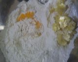 Foto langkah ke 2 dari resep Donat Kentang Empuk.