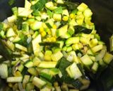Foto del paso 1 de la receta: Sopa de calabacitas con elote ©