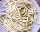 Hình bước làm 2 của món Bánh canh tôm thịt trứng