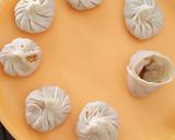 A picture of step 3 of Veg Momos.