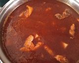 Foto del paso 3 de la receta: Guisado de guajillo con carne de puerco, piña y papas