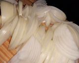 Foto del paso 1 de la receta: Hígado de Ternera a la Lyonesa con Puré de Papas