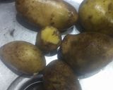 Foto del paso 1 de la receta: Pollo de mar a la bolsa sobre papas rústicas enteras y cilantro
