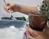 Foto langkah ke 4 dari resep 65. Es Soklat (Susu Coklat) Kekinian.