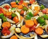 Foto del paso 3 de la receta: Redondo de pavo con manzana, ciruelas y nueces