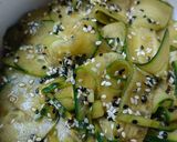 Une image de l'étape 3 de 🌿Salade de Concombre aux Graines de Sésame (Sauce Japchae).