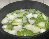 Foto del paso 1 de la receta: Crema de guisantes y espárragos
